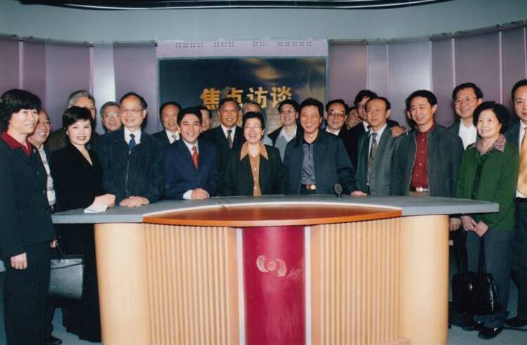 吳德馨先生作為第十屆教科文衛委員會成員訪問中央電視臺